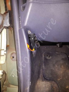 Tirette ouverture capot Tirette ouverture capot - Renault Espace 3 - Tuto voiture