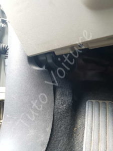 Tirer poignée capot - Renault Megane 2 - Tutovoiture