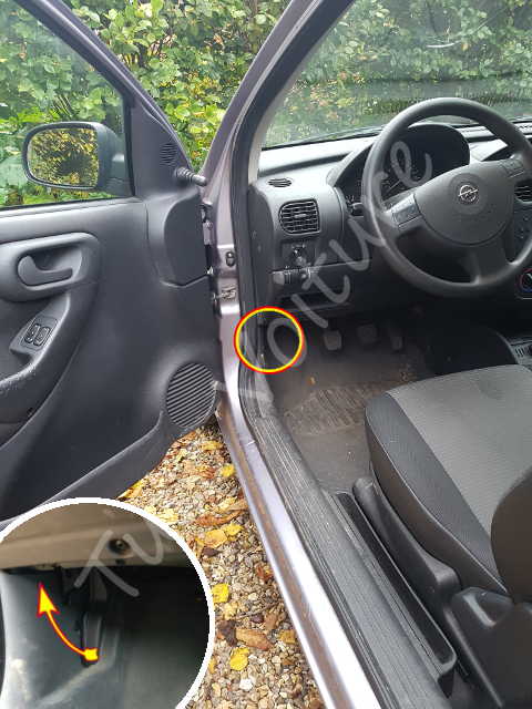 ouvrir capot Opel Corsa