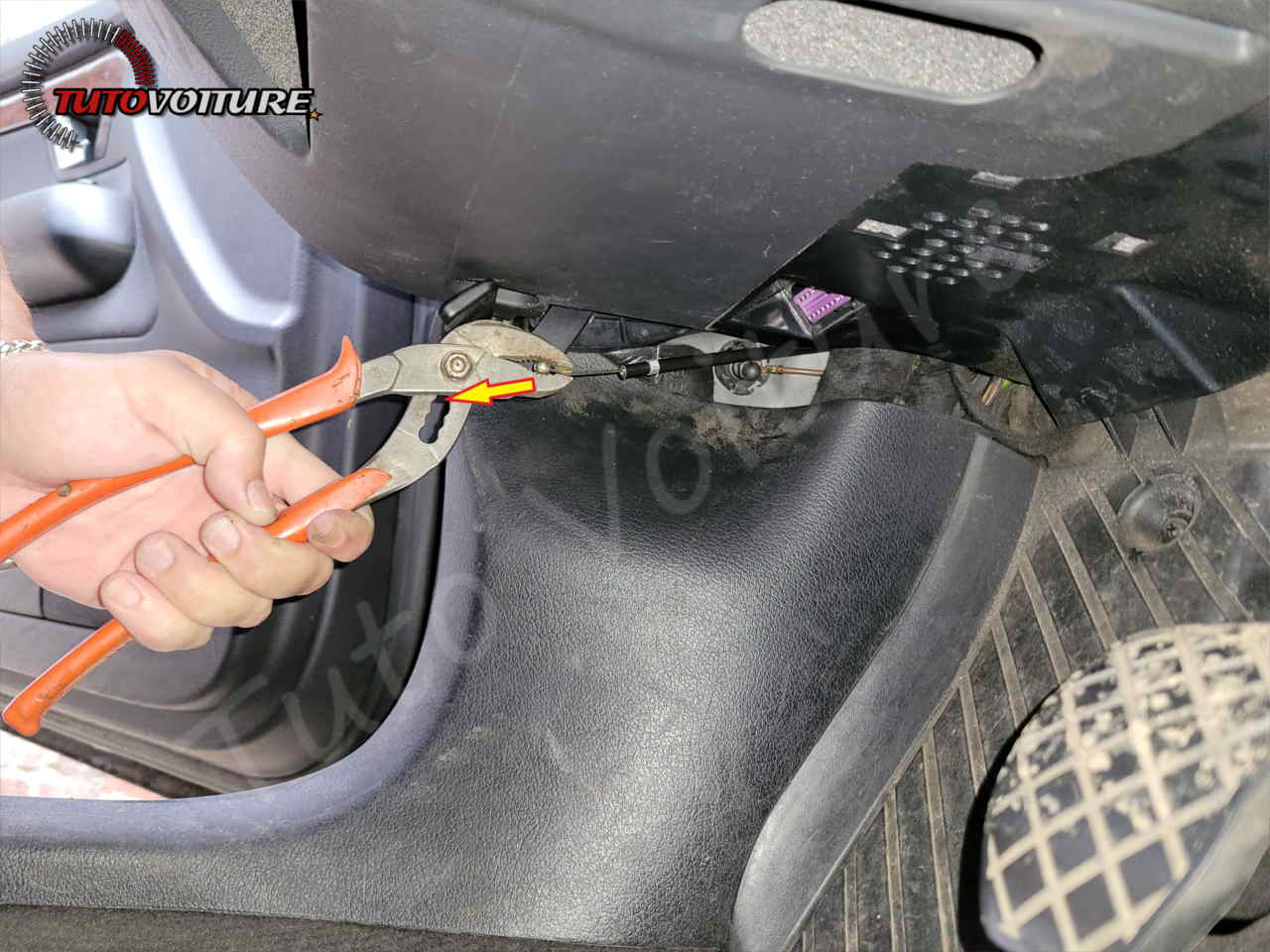 Comment Ouvrir Le Capot D Une Mini Ouvrir son capot bloqué - Tutovoiture